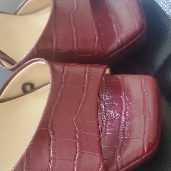 Guess 5" Heels - Picture 6 of 10